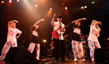 ZAZEN BOYSとCHAIが一緒にダンス、相乗効果で「アクション」を生んだ夢の共演（Rolling Stone Japan） – Yahoo!ニュース – Yahoo!ニュース