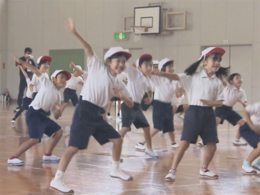 小学校の授業で“足が速くなる魔法のダンス”…子供の体力低下を懸念した大学教授が考案「室内でも教室でも」（東海テレビ） – Yahoo!ニュース – Yahoo!ニュース