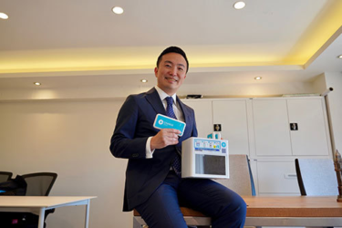 香港出身の元ラッパーがモバイル事業で日本席巻、「日中の懸け橋に」（日経ビジネス） – Yahoo!ニュース – Yahoo!ニュース