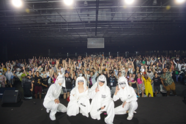 謎の覆面集団blank paper、パリ『Japan Expo』で初ライブ 聴衆2500人熱狂（オリコン） – Yahoo!ニュース – Yahoo!ニュース