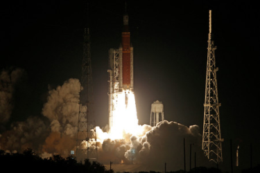 月探査ロケット、打ち上げ成功 – 尼崎経済新聞
