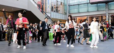ダンスの楽しさ伝える 富山でケント・モリさん、市民と披露（北日本新聞） – Yahoo!ニュース – Yahoo!ニュース