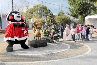 チョッパーの誕生日、歌やダンスでお祝い 熊本市動植物園の銅像前 … – Yahoo!ニュース